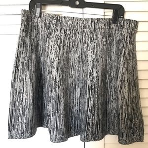 Never Worn Candie’s Gray Graphic Knit Skater Skirt